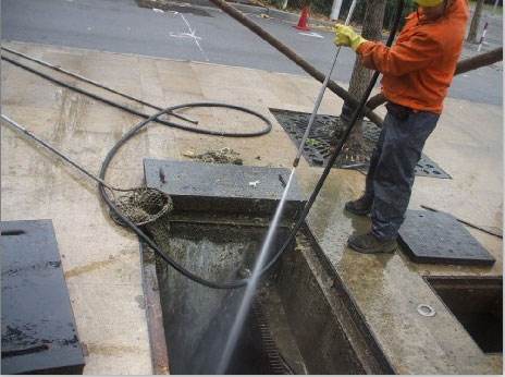 泗水池底污泥如何清理